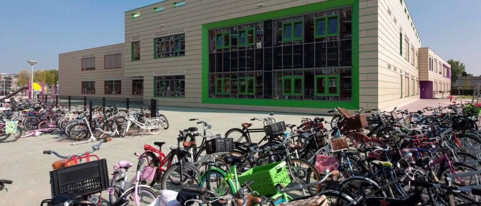 School amstelveen the netherlands 2014 col0015 svk colormat classic h412 champagne 13